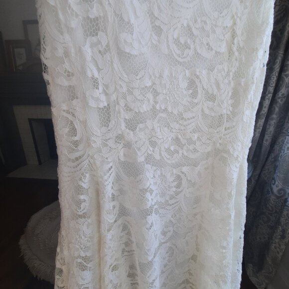 Fitted Torrid lace dress with flare skirt, fully lined, knee length, romantic - Picture 5 of 9